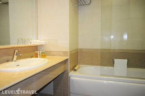 Georgia Palace Hotel — фото 12