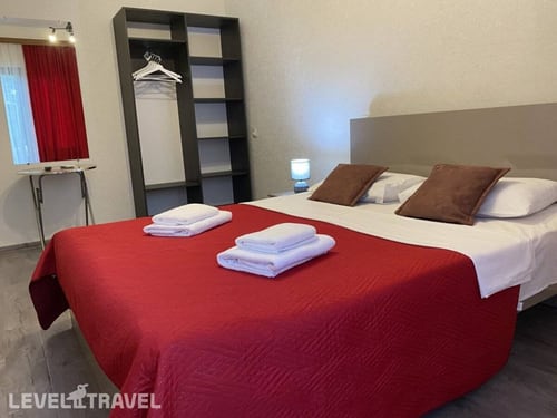 West Face — главное фото